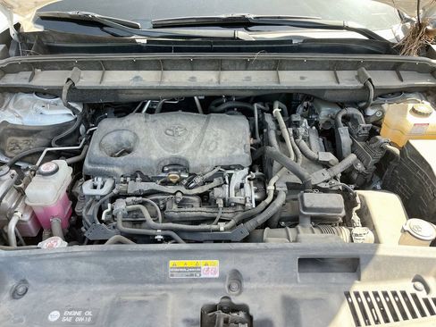 Used 2020 Toyota Highlander XLE FWD image 32