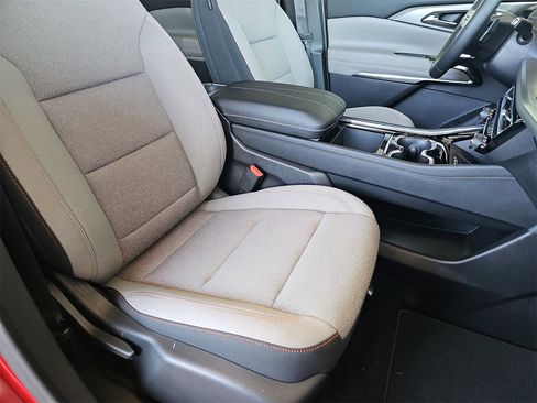 New 2025 Chevrolet Traverse LT w/ Midnight/Sport Edition image 10