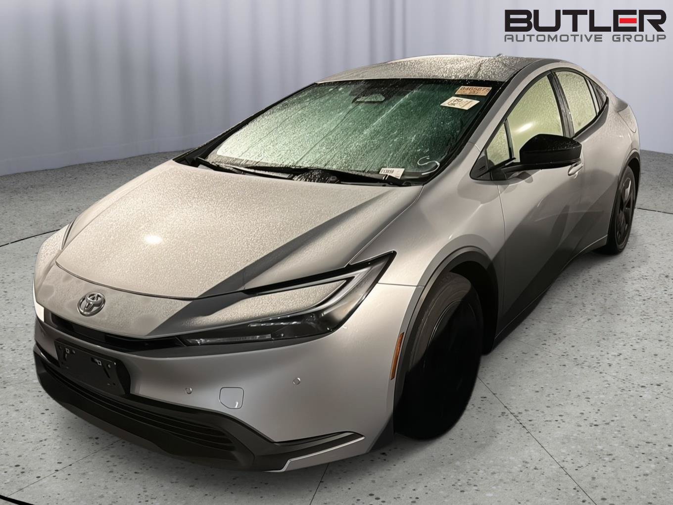 Used 2025 Toyota Prius LE FWD image 6