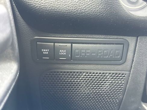 Used 2015 Jeep Wrangler Unlimited Rubicon w/ Connectivity Group AWD/4WD image 28