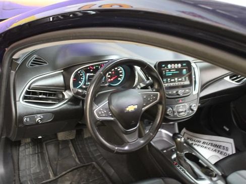 Used 2018 Chevrolet Malibu LT w/ True North Edition FWD image 14