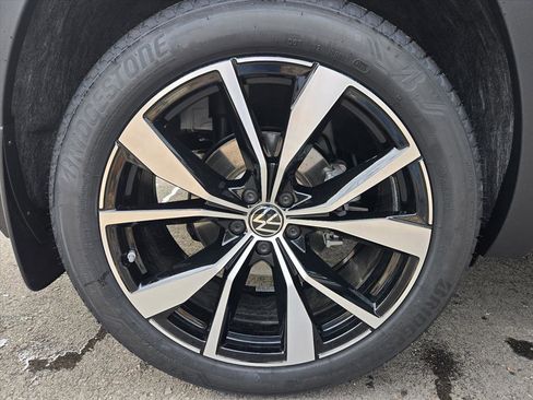 New 2026 Volkswagen Atlas Cross Sport SEL Premium R-Line image 12