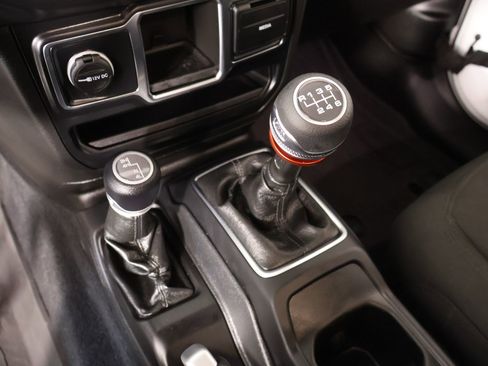 Used 2022 Jeep Wrangler Sport image 7