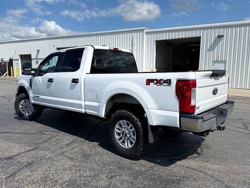 Used 2017 Ford F250 XLT w/ FX4 Off-Road Package AWD/4WD image 3