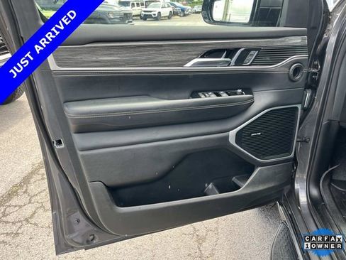 Used 2022 Jeep Wagoneer Series II AWD/4WD image 25