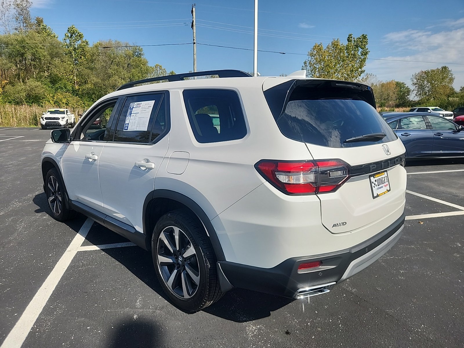 Used 2025 Honda Pilot Touring image 7
