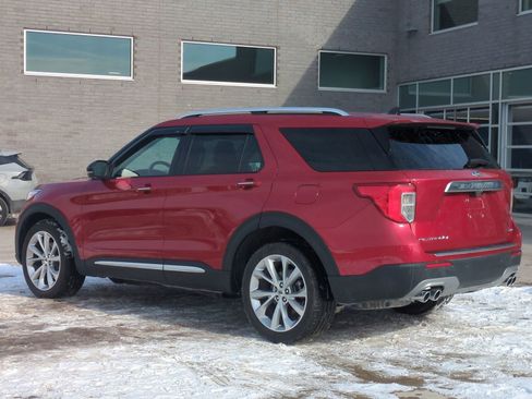 Used 2023 Ford Explorer Platinum w/ Equipment Group 601A image 5