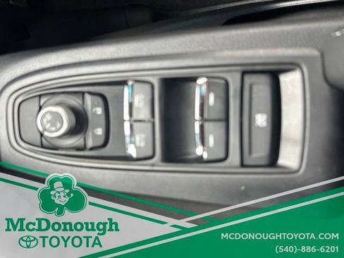 Used 2024 Subaru Ascent Premium w/ Convenience Package AWD/4WD image 18