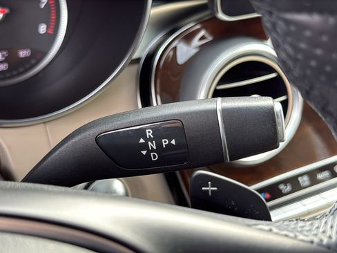 Used 2017 Mercedes-Benz GLC 300 4MATIC image 18