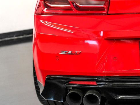 Used 2017 Chevrolet Camaro ZL1 image 38