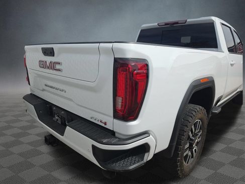 Used 2022 GMC Sierra 2500 AT4 w/ AT4 Preferred Package AWD/4WD image 7