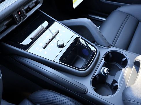 New 2026 Porsche Cayenne Coupe image 25