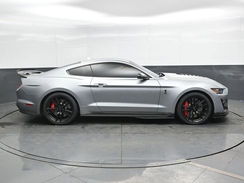 Used 2022 Ford Mustang Shelby GT500 w/ Technology Package RWD image 3
