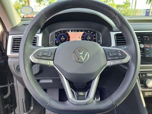 Used 2022 Volkswagen Atlas SEL R-Line image 14