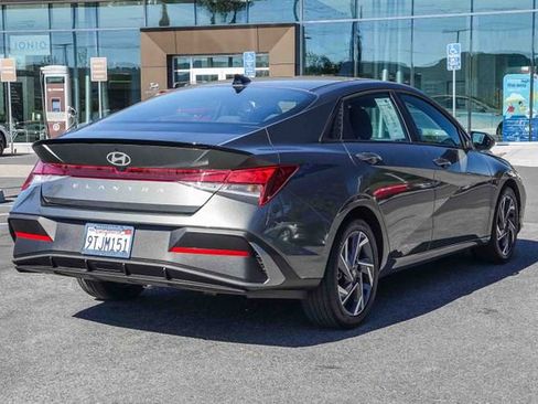 Certified 2025 Hyundai Elantra Sport image 4