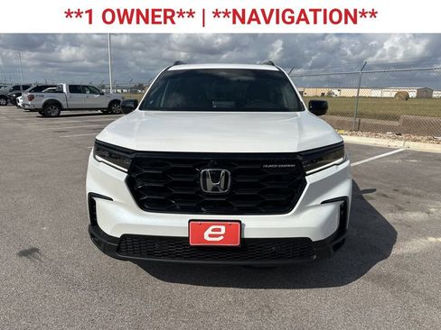 Used 2025 Honda Pilot Black Edition image 2
