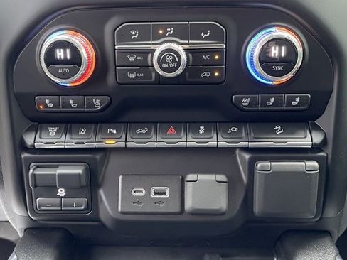 Used 2023 GMC Sierra 3500 Denali image 13