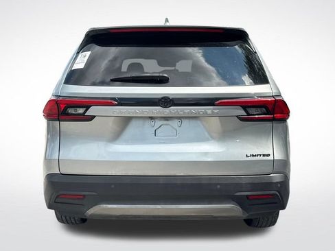 Used 2024 Toyota Grand Highlander FWD image 4