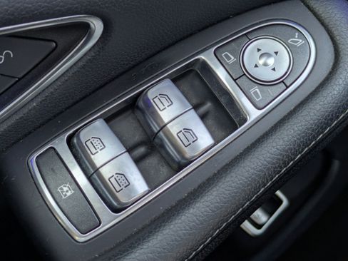 Used 2015 Mercedes-Benz S 550 Sedan image 23