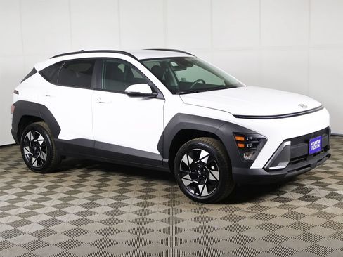 Used 2024 Hyundai Kona SEL AWD/4WD image 2