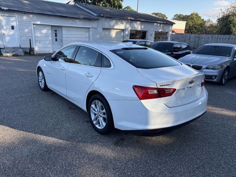 Used 2018 Chevrolet Malibu LT FWD image 4