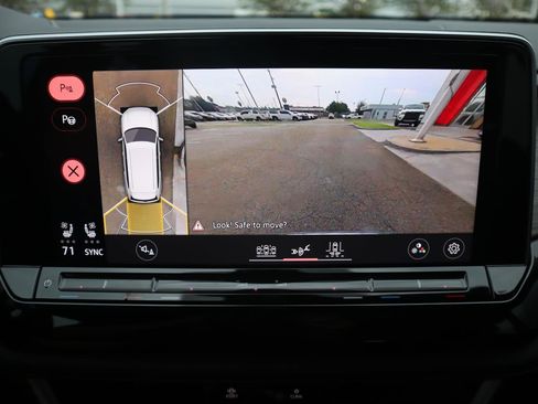 Used 2024 Volkswagen Atlas SEL Premium R-Line image 26