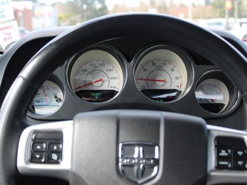Used 2013 Dodge Challenger SXT RWD image 8