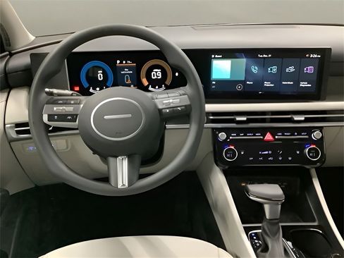 Certified 2025 Hyundai Tucson SEL image 10