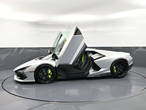 Used 2024 Lamborghini Revuelto AWD/4WD image 34