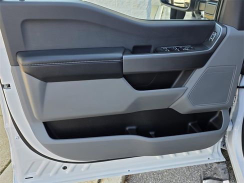 Used 2025 Ford F250 XLT image 43