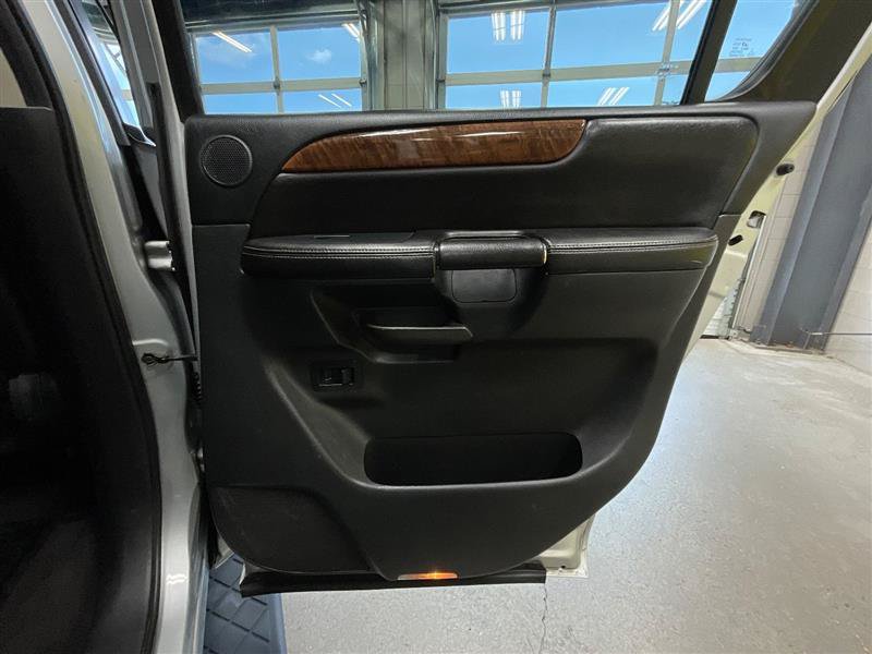 Used 2012 Nissan Armada Platinum AWD/4WD image 30