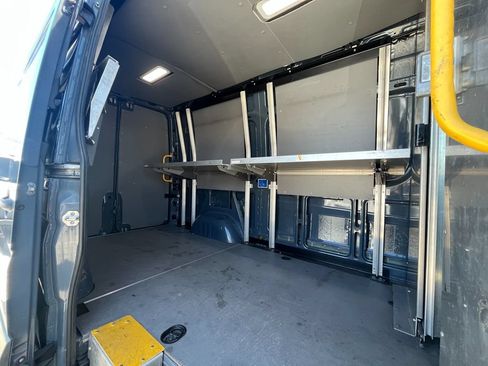Used 2018 Mercedes-Benz Sprinter 2500 image 12