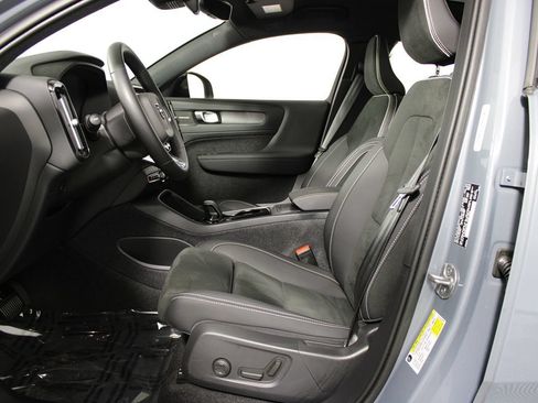 Used 2023 Volvo C40 P8 Recharge Ultimate AWD/4WD image 34