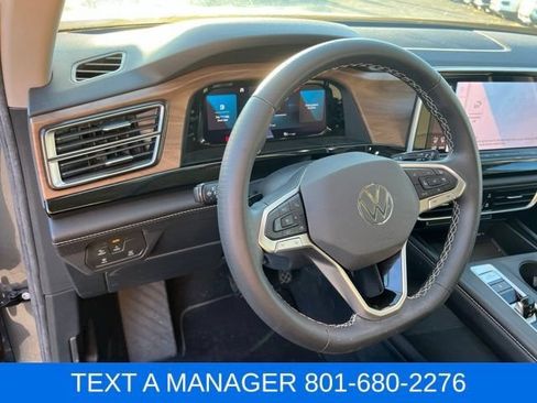 Used 2024 Volkswagen Atlas SE AWD/4WD image 15