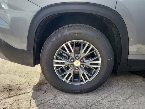 New 2026 Chevrolet Traverse LT w/ Driver Confidence Package image 9