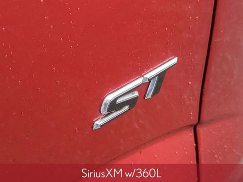 Used 2023 Buick Enclave Essence w/ Experience Buick Package image 8