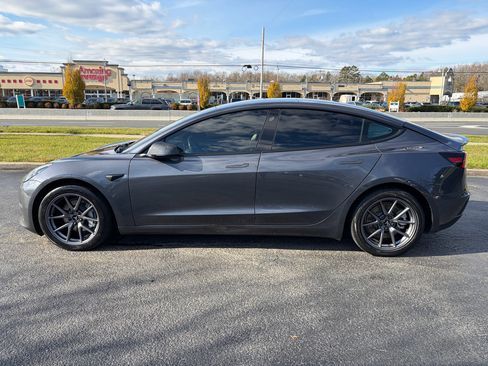 Used 2023 Tesla Model 3 Standard Range image 11