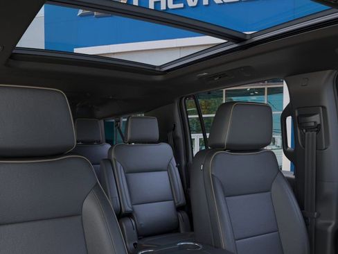 New 2026 Chevrolet Suburban Premier w/ Sun And Tow Package AWD/4WD image 24