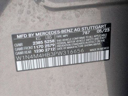 Used 2023 Mercedes-Benz GLB 250 4MATIC image 27