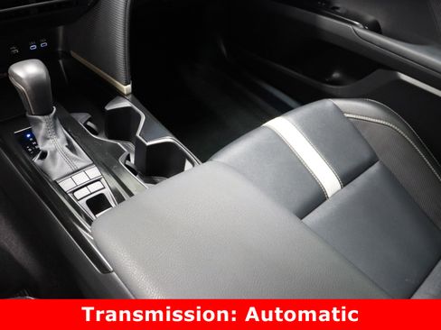 Used 2025 Toyota Camry SE image 17