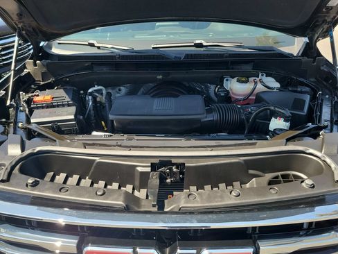 Used 2023 GMC Yukon SLT w/ SLT Luxury Package RWD image 27