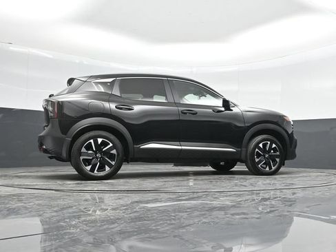 Used 2025 Nissan Kicks SV w/ SV Premium Package AWD/4WD image 30