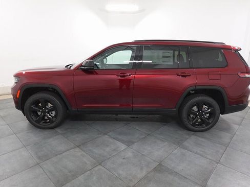 New 2025 Jeep Grand Cherokee L Limited w/ Luxury Tech Group II image 2