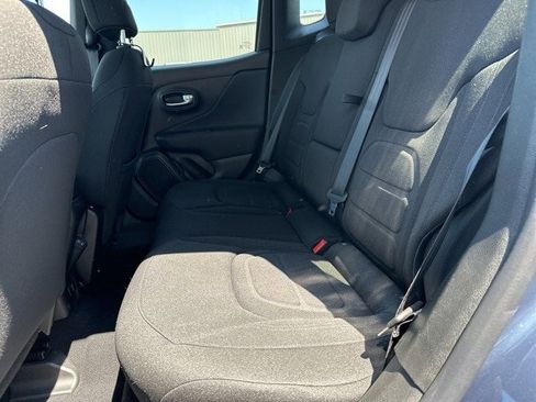 Used 2022 Jeep Renegade Latitude w/ Convenience Group image 5