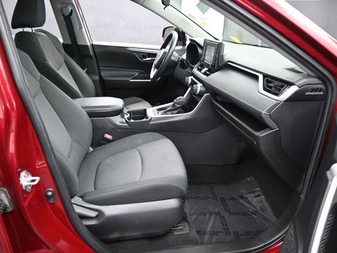 Used 2020 Toyota RAV4 XLE w/ Convenience Package image 38