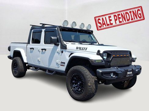 Used 2022 Jeep Gladiator Sport AWD/4WD image 1