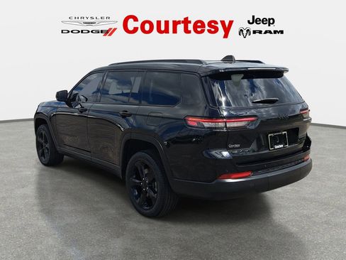 Certified 2023 Jeep Grand Cherokee L Limited w/ Black Appearance Package AWD/4WD image 7