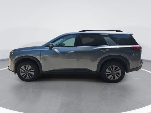 Used 2025 Nissan Pathfinder SV FWD image 7