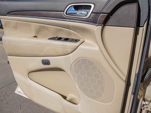 Used 2015 Jeep Grand Cherokee Overland image 24