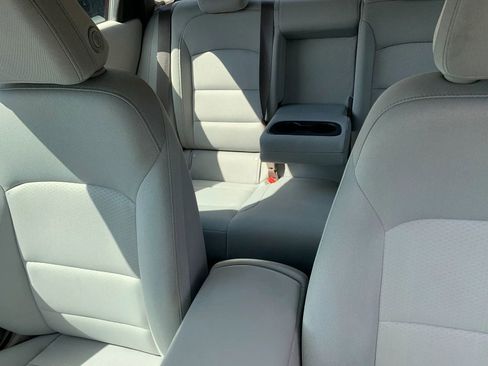 Used 2018 Chevrolet Malibu LS FWD image 12